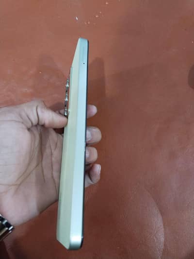 Realme C75 Golden color