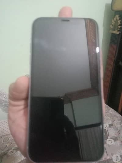 IPhone 11 64 GB Neat and clean condition 68%