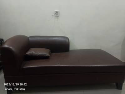heavy leather Dewan sofa for sale in samanabad Lahore