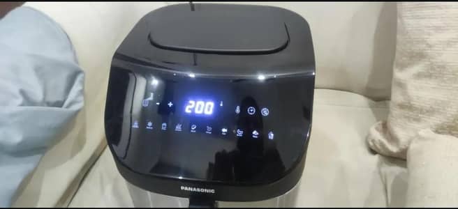 Panasonic touch screen Air Fryer for Sale 7 liter only 1 time use