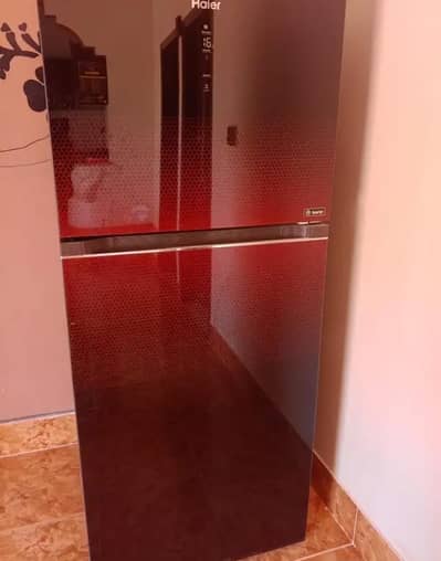 haier fridge in neat and clean condition 0-3-3-5 5-4-8-4-8-3-1