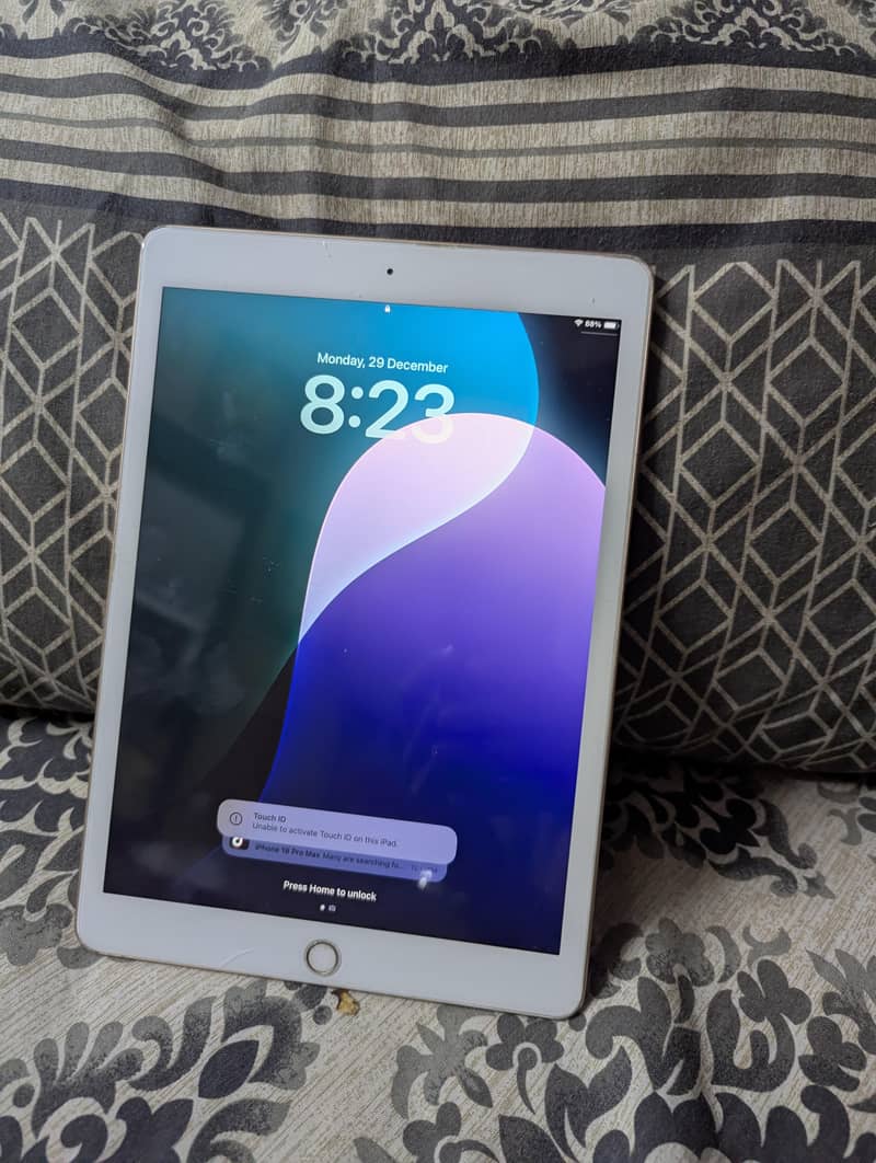 ipad generation 7 condition 9/10 0