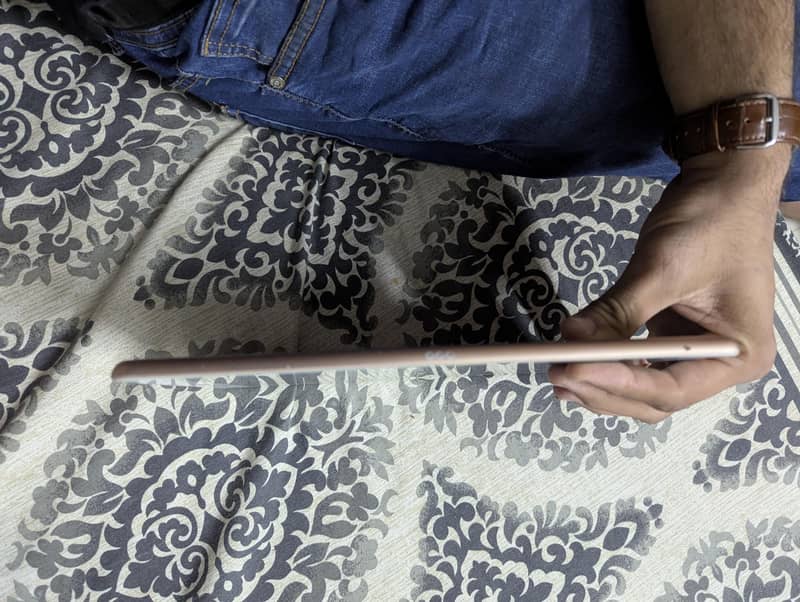 ipad generation 7 condition 9/10 3