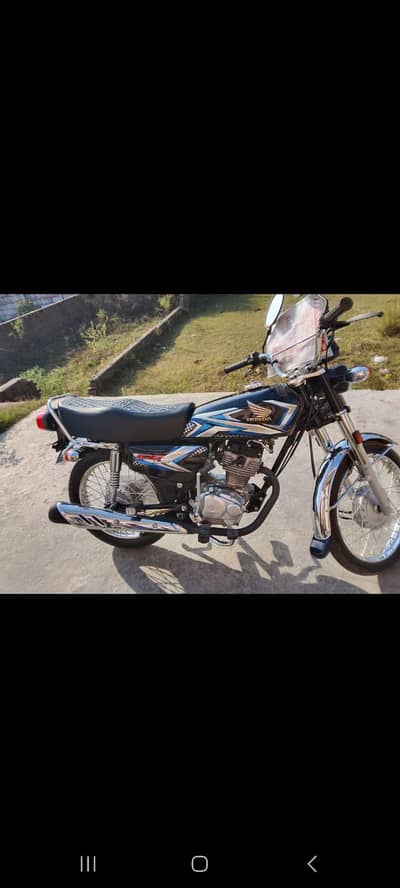 03246024409whtsup honda125new25model1800kilometar use only