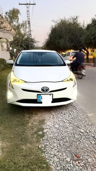Toyota Prius 2017 model S safety plus| Toyota Prius 2017 | 03344239234
