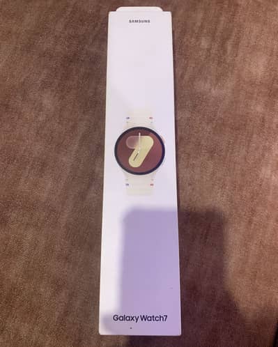 Samsung Galaxy Watch 7 Cream Colour (only box open)