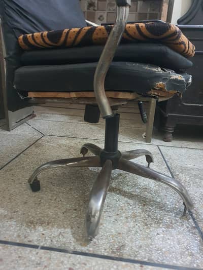 office chair for sale ||neat and clean condition ||