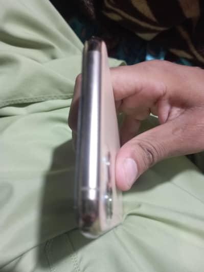 iPhone 11pro max 256gb golden colour all ok screen line in left side