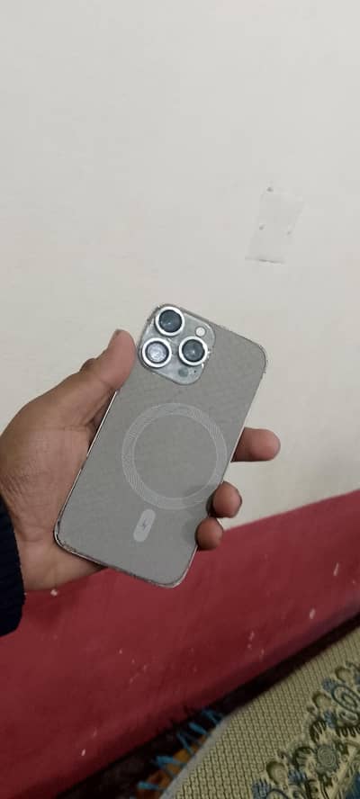 Iphone Xr Converted to. 15 Pro. . . Watsapp. . . 03024074083. . . .