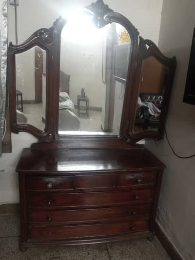 Dressing table