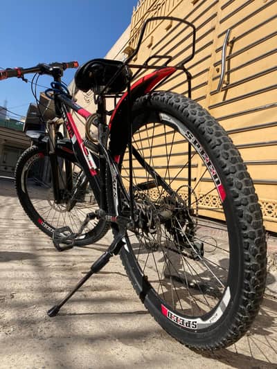 Realway roed taxila nazaket had ware