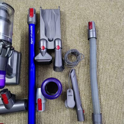Dyson v11 absolute (motor not working) complete accssesories