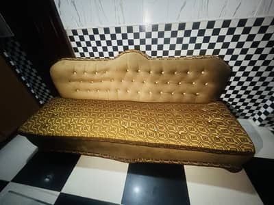 Sofa set three seater plus 2 one seater in good condition