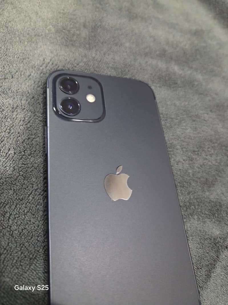 iPhone 12 0