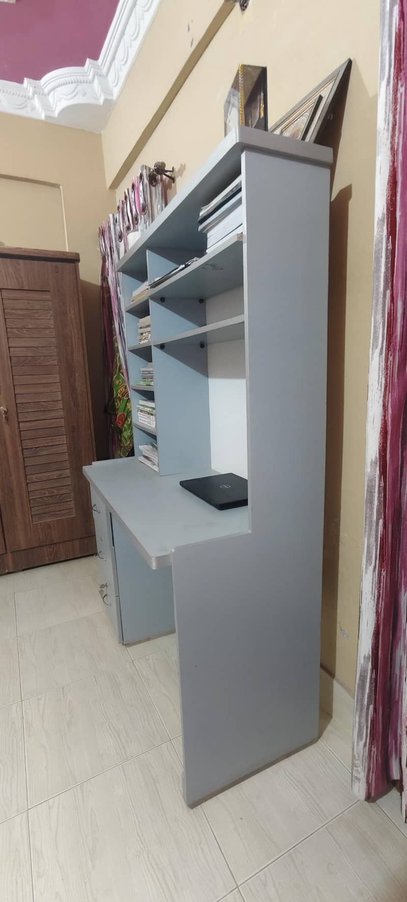 Study table computer table show case 1