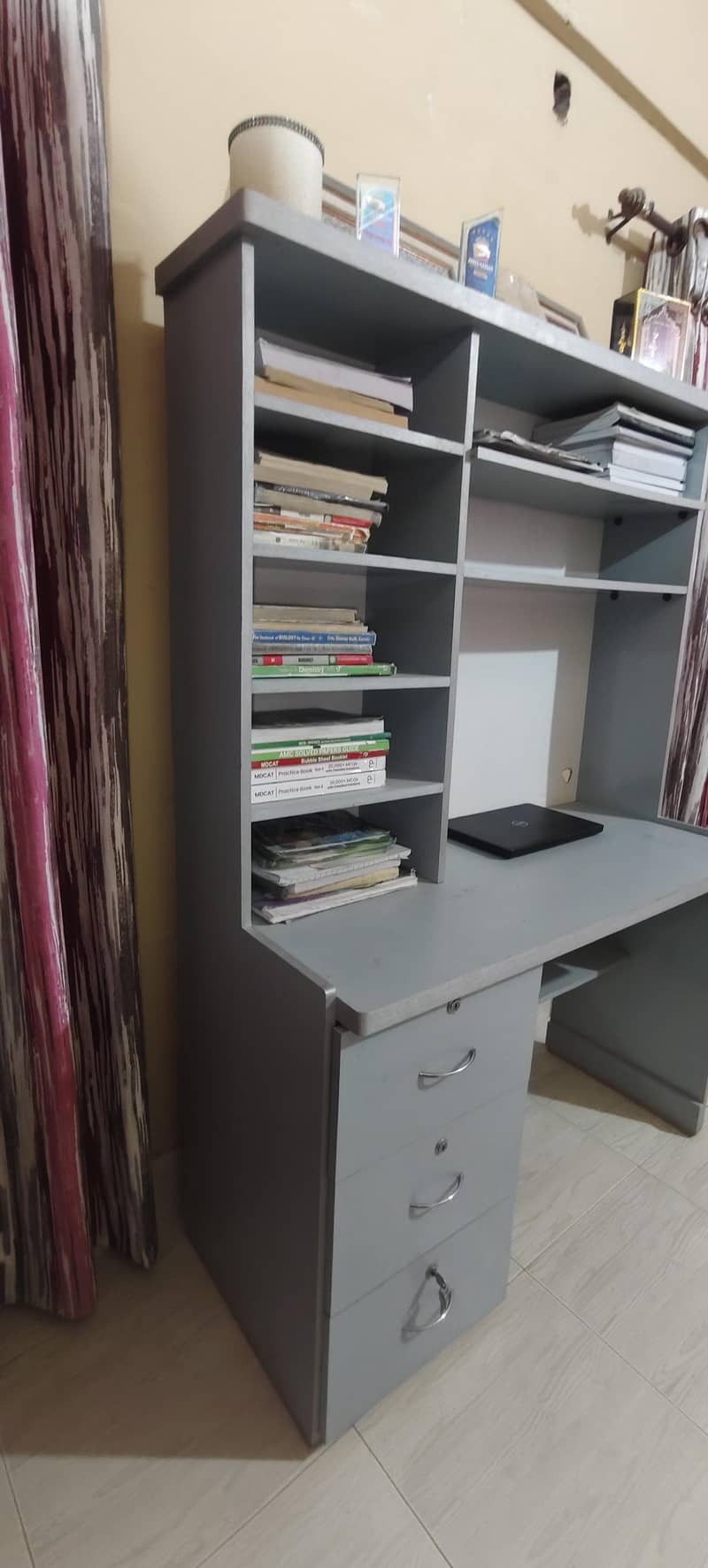 Study table computer table show case 2