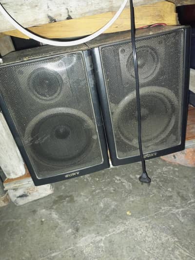 Sony woofer speaker amplifier with attached Bluetooth mp3