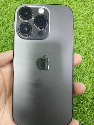 iphne 14pro pannel and battery change . . back camera side sa crack ha .