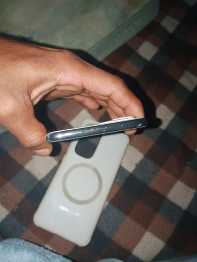 Tecno spark 40 pro plus  11 din use box charger caomlete