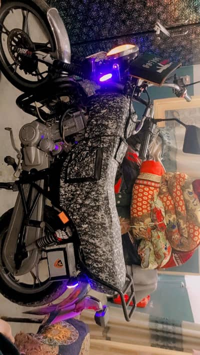 bike bilkul ok ha 200 cc ha bike ma koi Kam NHI ha