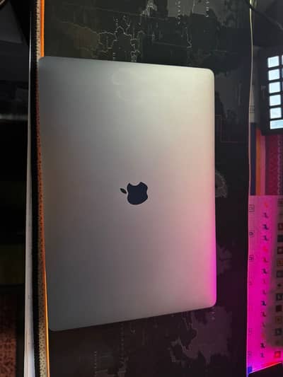 apple macbook pro corei9 32gb/500gbssd