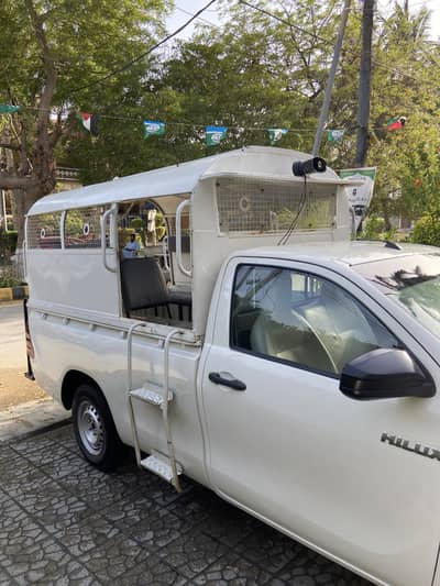 Hilux pickup truck 2017