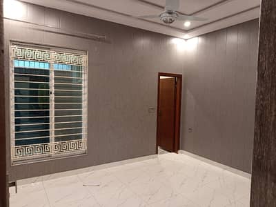 Centrally Located Good Location Flat Available In DC Colony For Rent