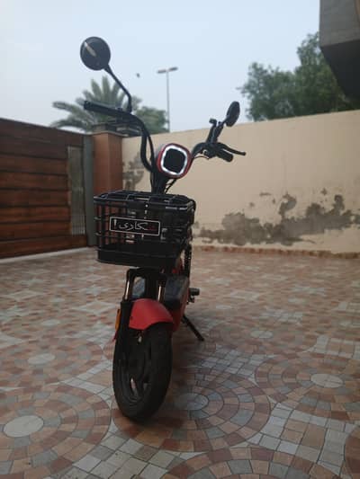 EVEE FLIPPER ELECTRIC SCOOTY