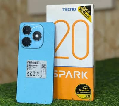 Spark 20 8 + 256 gb  fresh piece with all accessories