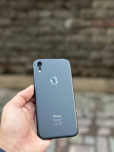 iphone XR factory unlocked 10/9.5