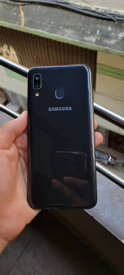 Samsung galaxy a30