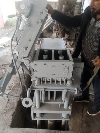 interlocking bricks machine