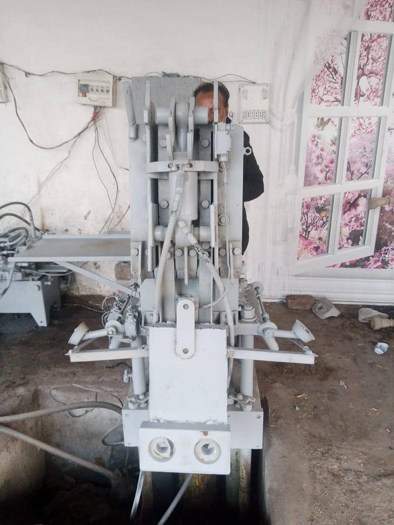 interlocking bricks machine 12