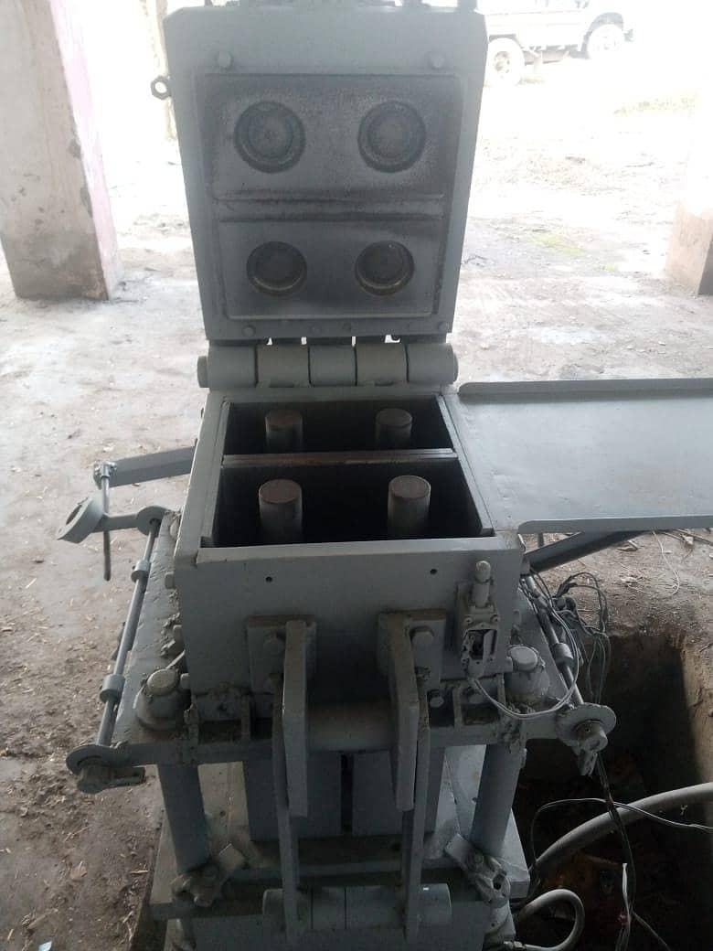 interlocking bricks machine 14