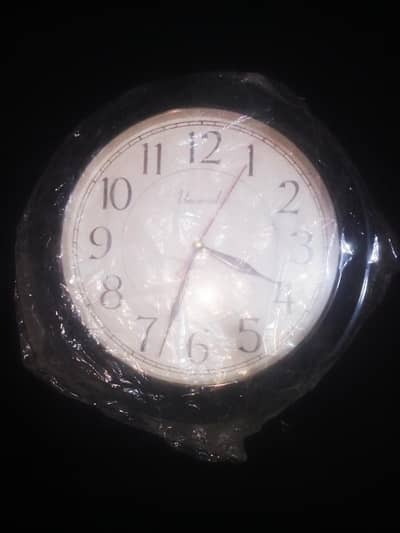 WALL WACTH " BRANDED QUARTZ"