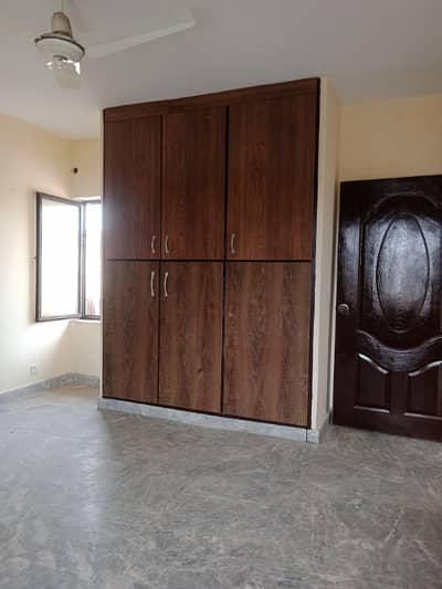 2nd floor for boys for rent in psic society near lums dha lhr