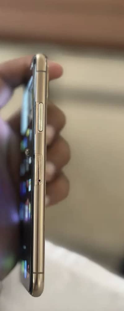 IPHONE XS FACTORY UNLOCK