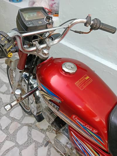 united 19odel hy bilkul ok hy