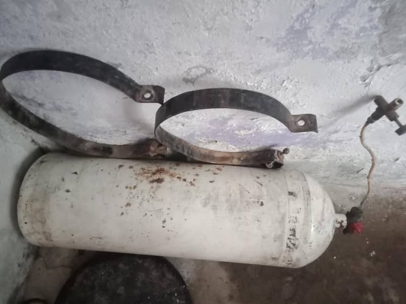 ایل پی جی گیس سلینڈر بمعہ سی این جی کٹ 2