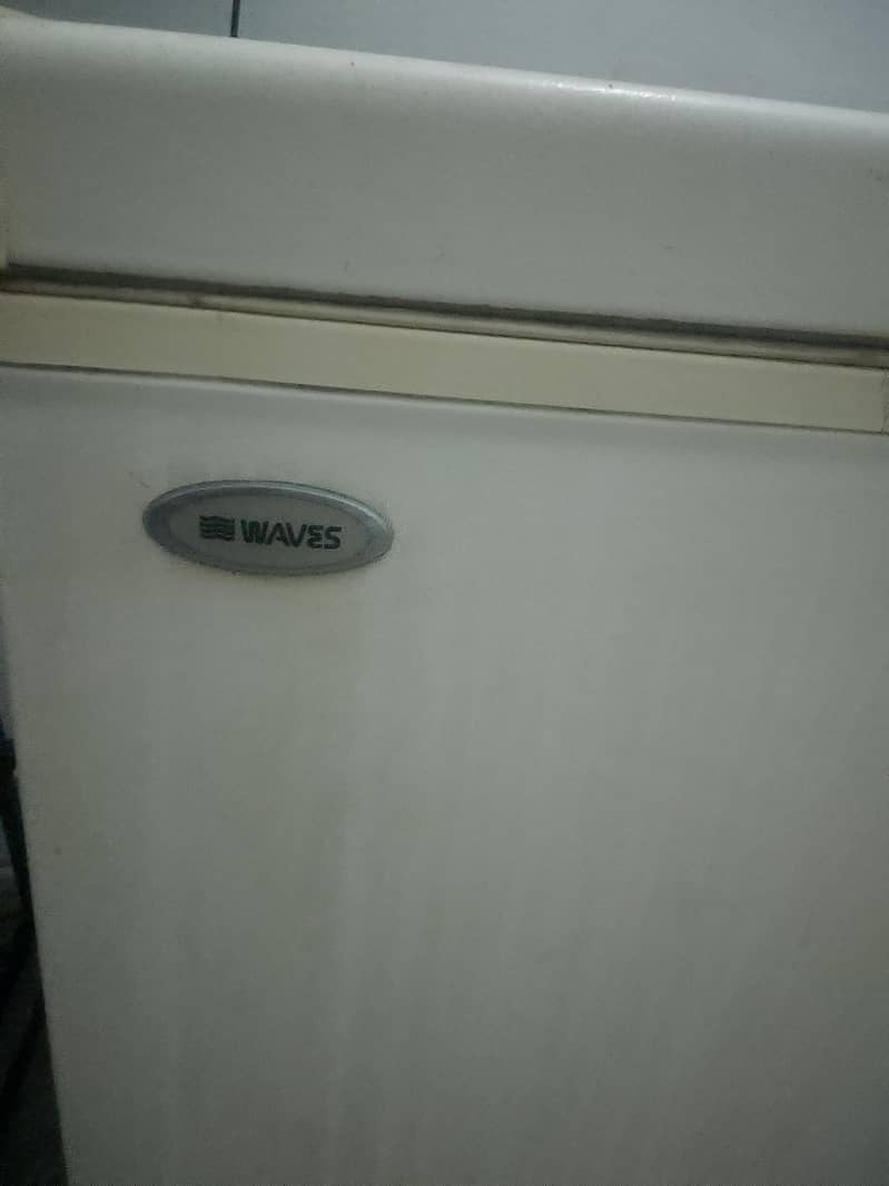 waves  deep freezer 0