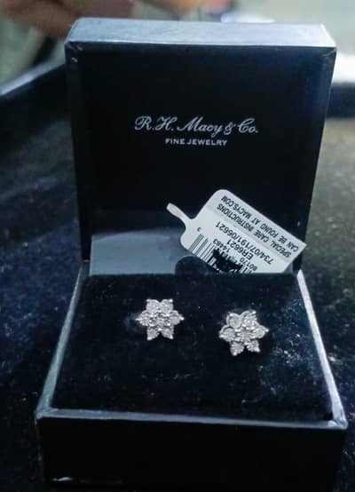 Gold tops With diamond 1.10 carat