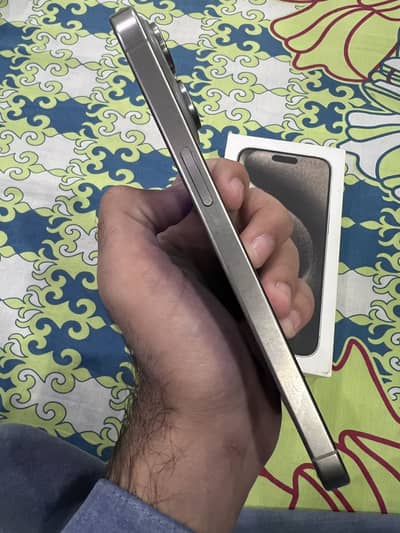 iPhone 15 Pro Max HK