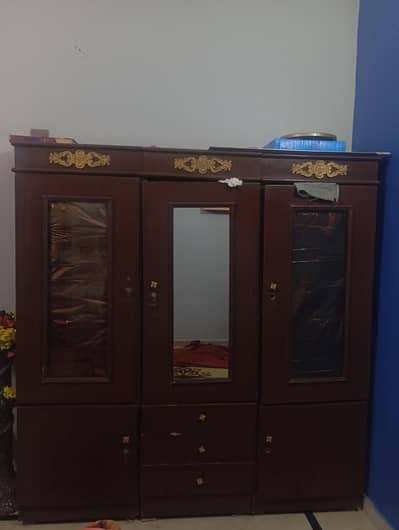 3 door Brown colour wardrobe for sell