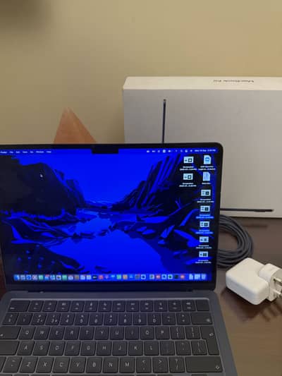 MacBook Air m2 chip midnight blue with box bought from uk (256gb)