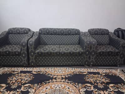 7 Seater Sofa Set Good Condition