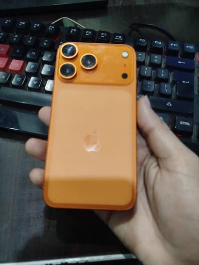 iPhone XR converted in 17 pro