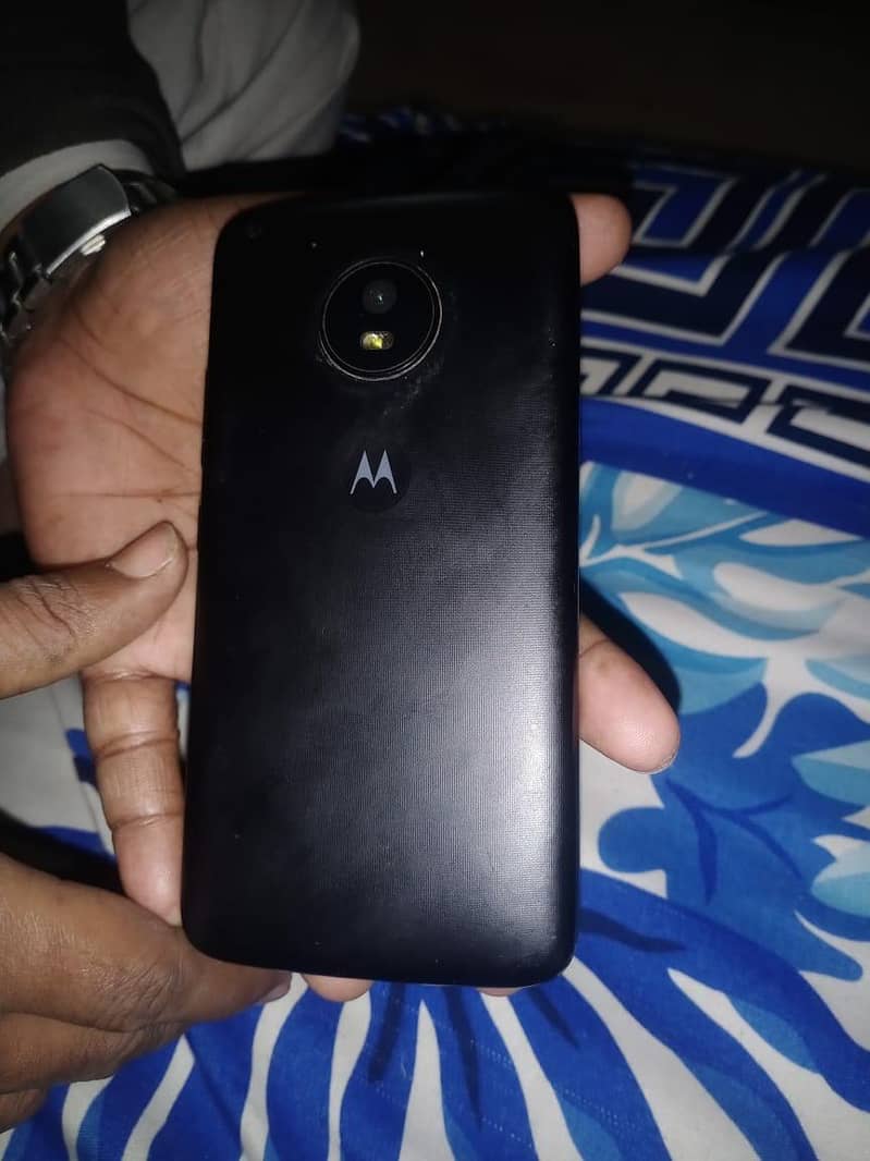 moto e4 black 1