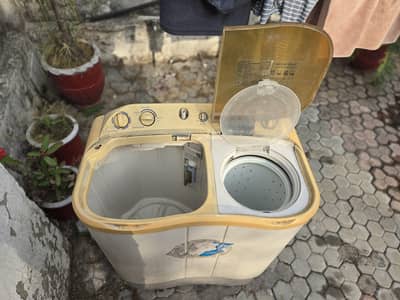 Haier Semi Automatic Twin-Tub Washing Machine - Excellent Condition