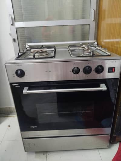 3 burner stove with oven in new condition. non rusted.