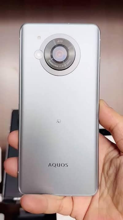 Aquos R7